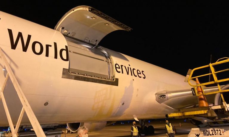 Brasil recebe mais 936 mil doses da vacina da Pfizer.