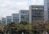 Servidores federais fazem atos em Brasília por reajuste salarial.