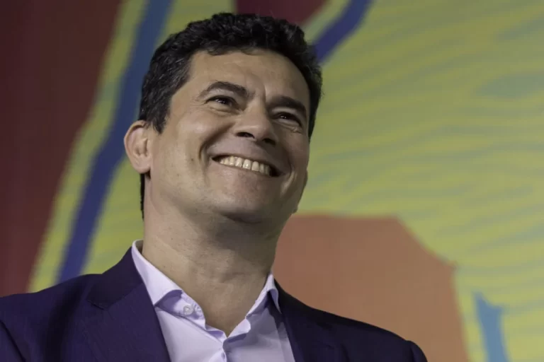 Moro rebate Lula em comentário sobre a Petrobras e cita prisões da Lava Jato. Moro rebate Lula em comentário sobre a Petrobras e cita prisões da Lava Jato.