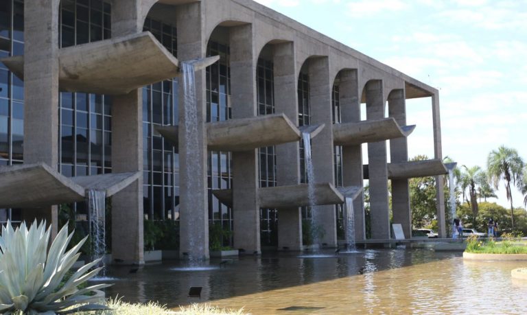 Ministério da Justiça suspende exibição de filme de comédia nacional. Ministério da Justiça suspende exibição de filme de comédia nacional.