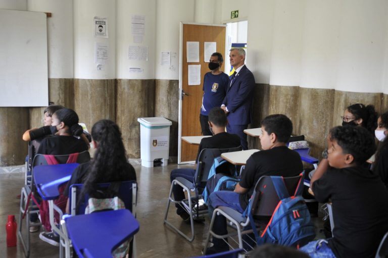Zero violência nas escolas cívico-militares.