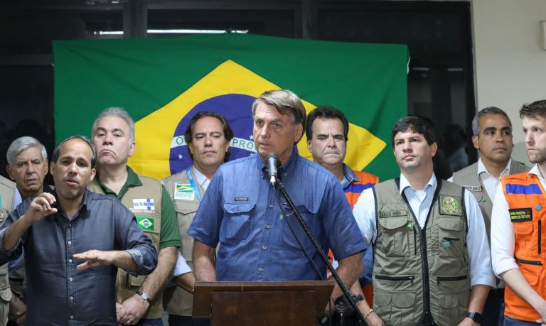 Presidente sobrevoa áreas atingidas por chuva no Grande Recife.