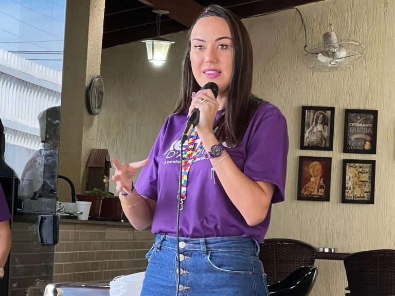 *Renata d’Aguiar se fortalece ao reunir 24 ex-candidatos*. *Renata d’Aguiar se fortalece ao reunir 24 ex-candidatos*.