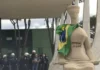 Moraes vota para condenar mulher que pichou “Perdeu, mané” no STF