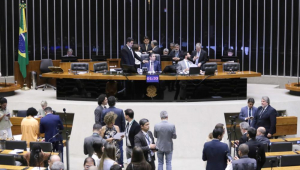 Câmara aprova PEC da Blindagem em 2ª turno, e proposta segue para o Senado