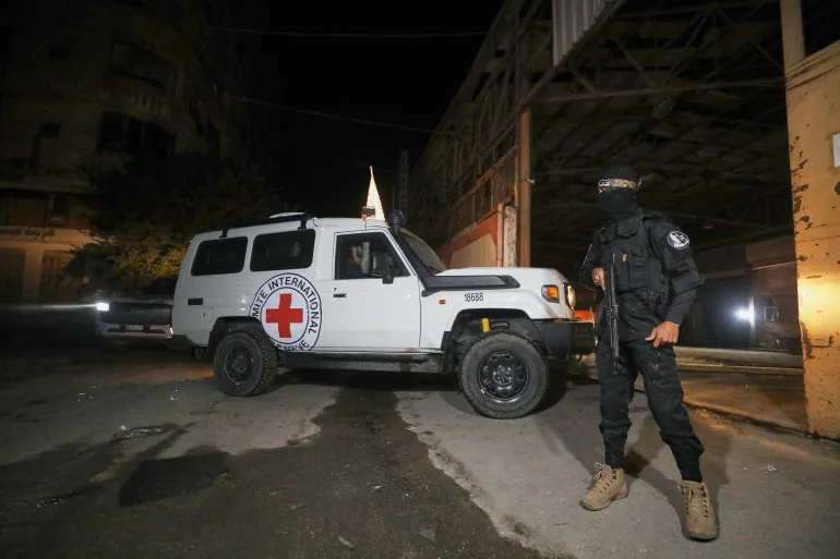Hamas entrega corpos; EUA alertam para rompimento da trégua em Gaza