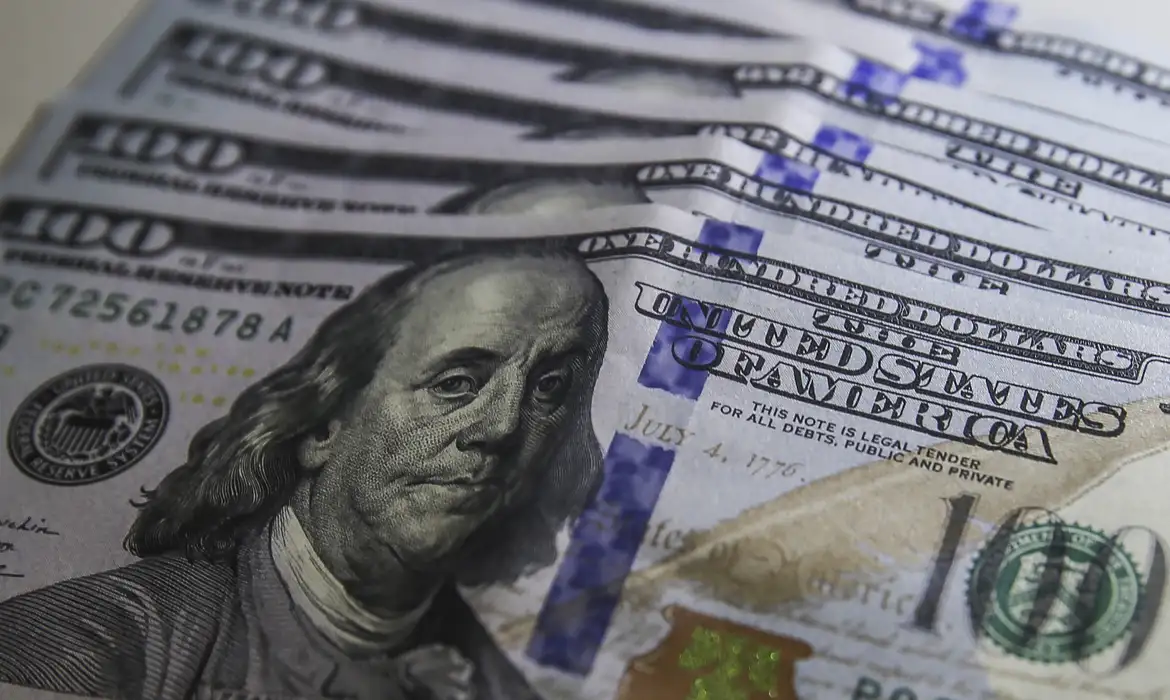 Bolsa sobe pela sétima vez seguida e volta a bater recorde