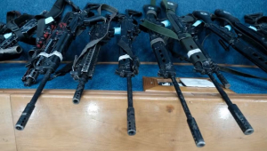 Megaoperação no RJ: após recontagem, número de armas apreendidas sobe para 120, sendo 93 fuzis