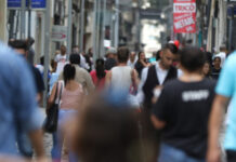 Saiba quem tem direito e como vai funcionar o novo Desenrola