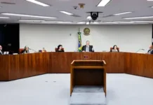 Dino e Moraes defendem rediscutir dispensa de diploma para jornalista