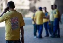 Trabalhadores dos Correios estão em greve por tempo indeterminado